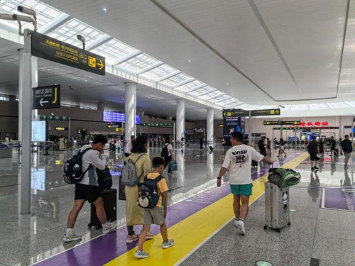 一人帶三娃乘機(jī)難題引發(fā)關(guān)注，多家航司回應(yīng)兒童乘機(jī)政策